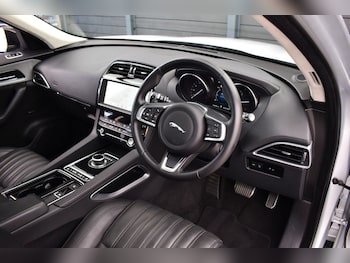 Used Jaguar F-Pace 2019 for sale - 78702367: Photo