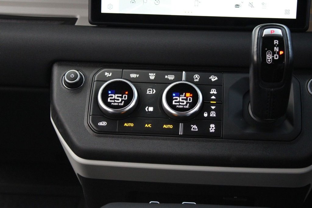 Used Land Rover Defender 2021 for sale - 77027166: Photo 17