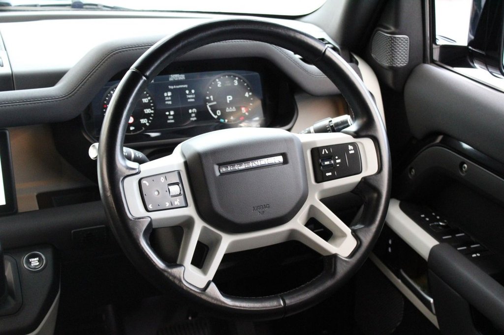 Used Land Rover Defender 2021 for sale - 77027166: Photo 2