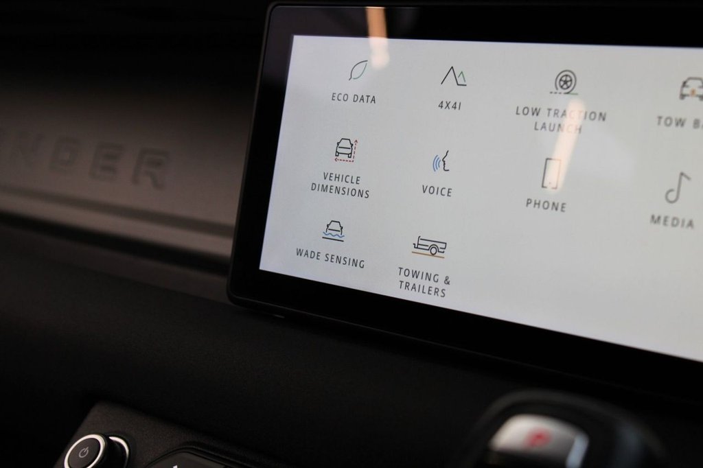 Used Land Rover Defender 2021 for sale - 77027166: Photo 32