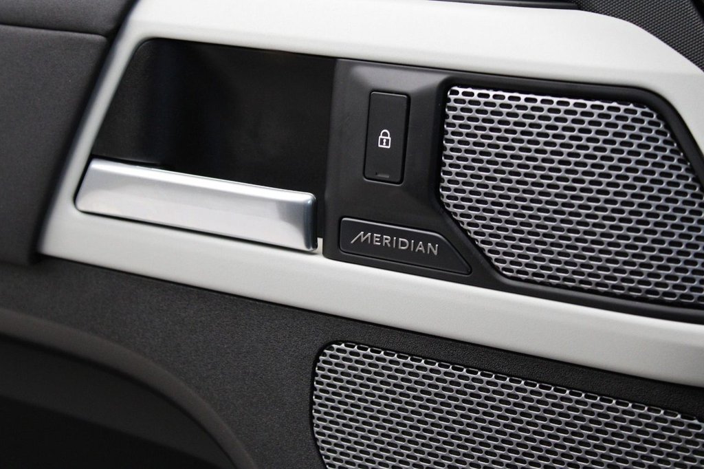 Used Land Rover Defender 2021 for sale - 77027166: Photo 7