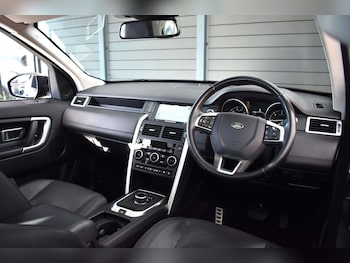 Used Land Rover Discovery Sport 2017 for sale - 78330401: Photo