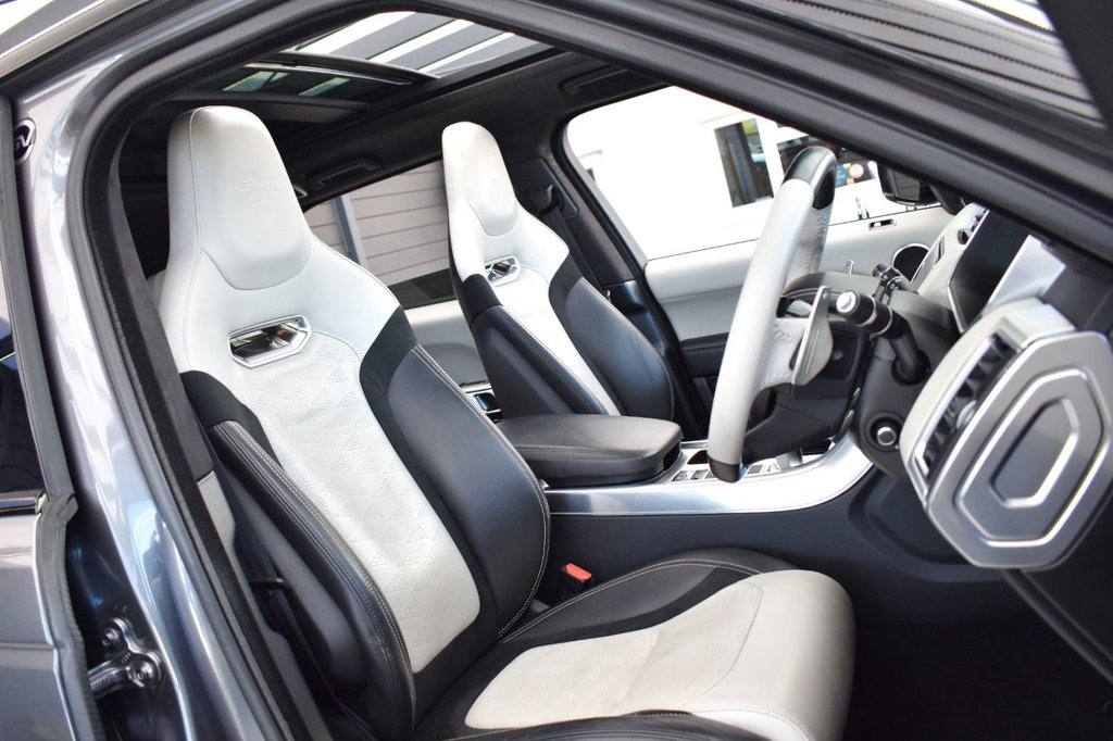 Used Land Rover Range Rover Sport 2018 for sale - 77849875: Photo 4