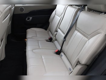 Used Land Rover Discovery 2017 for sale - 76124165: Photo 4