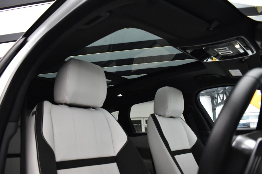 Used Land Rover Range Rover Velar 2018 for sale - 77327814: Photo 2