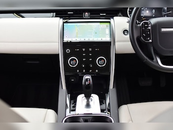 Used Land Rover Discovery Sport 2020 for sale - 77927224: Photo