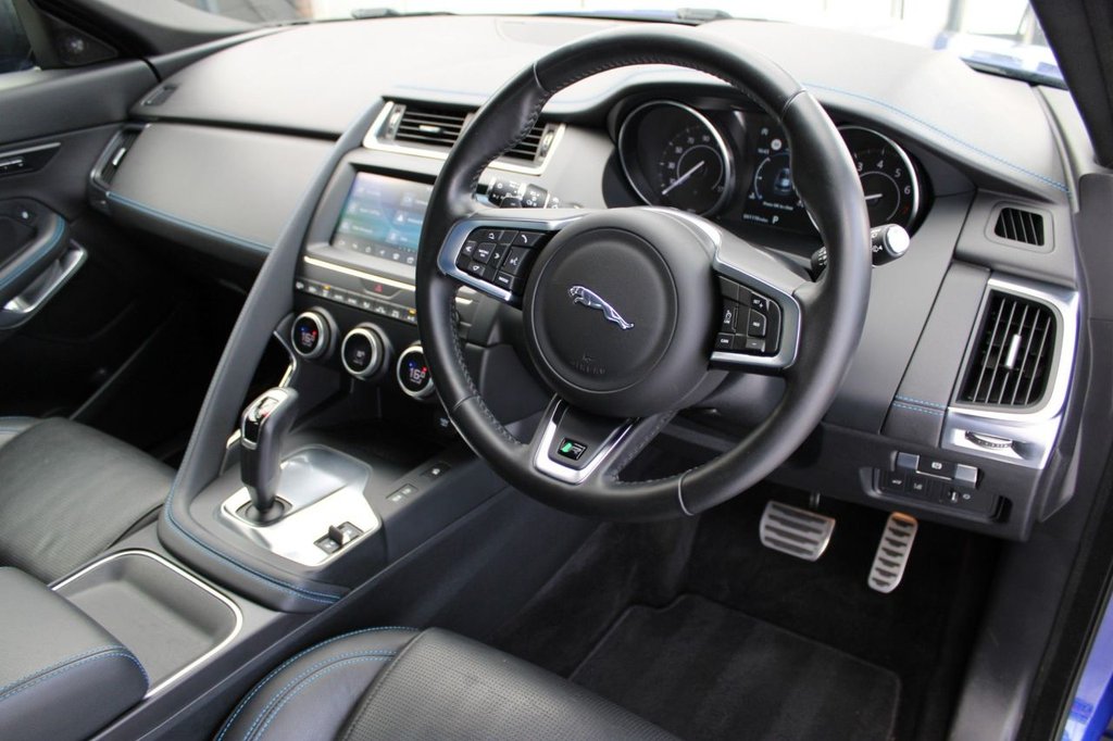 Used Jaguar E-Pace 2019 for sale - 76080568: Photo 4