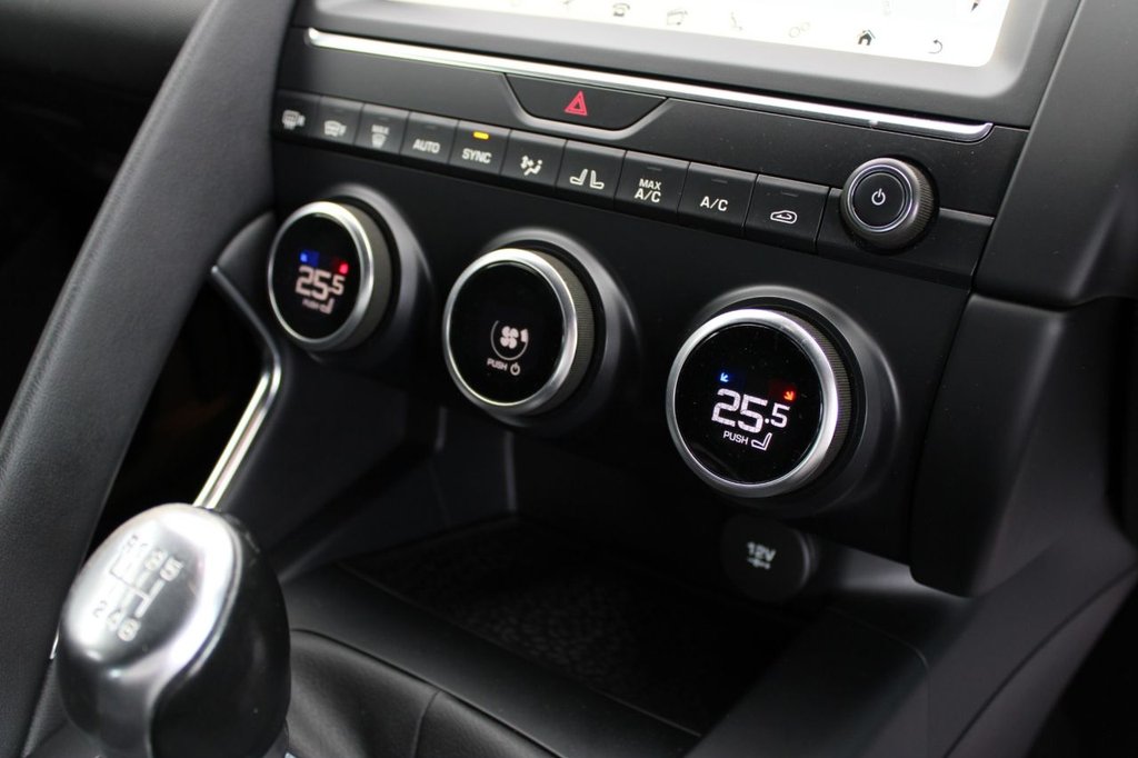 Used Jaguar E-Pace 2018 for sale - 75973867: Photo 14