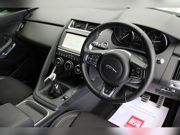 Used Jaguar E-Pace 2018 for sale - 75973867: Photo 2