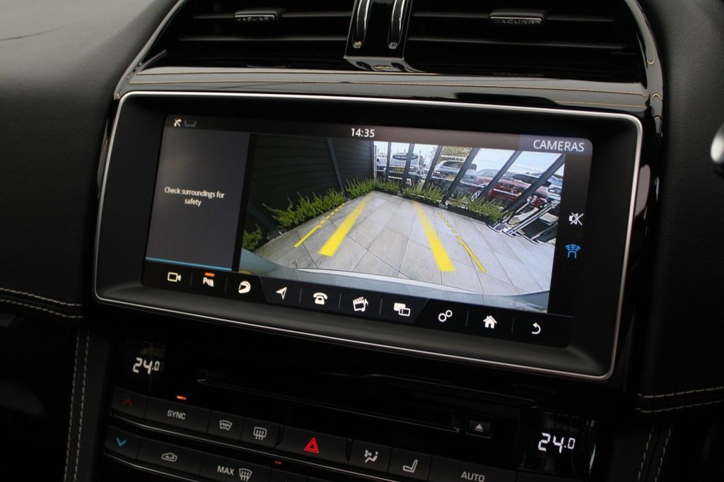 Used Jaguar F-Pace 2018 for sale - 76345158: Photo 12