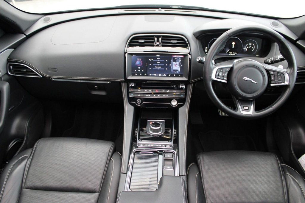 Used Jaguar F-Pace 2018 for sale - 76345158: Photo 14