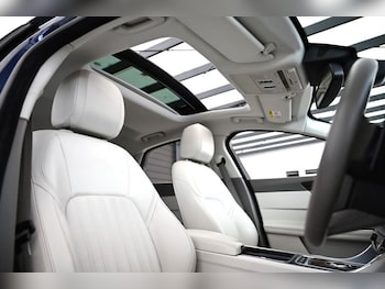 Used Jaguar XF 2018 for sale - 79587645: Photo