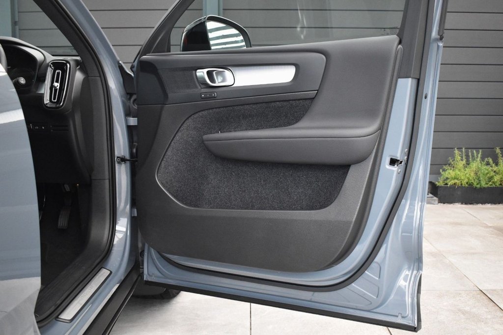 Used Volvo XC40 2023 for sale - 77436422: Photo 14