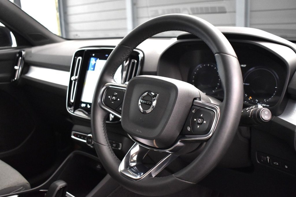 Used Volvo XC40 2023 for sale - 77436422: Photo 4