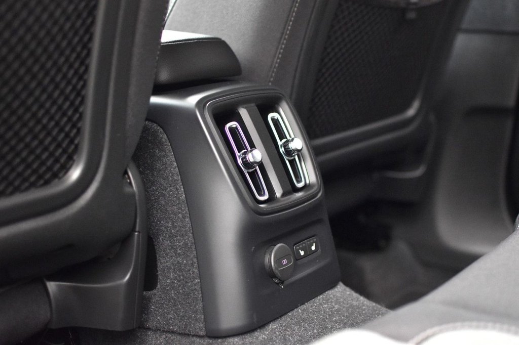 Used Volvo XC40 2023 for sale - 77436422: Photo 43