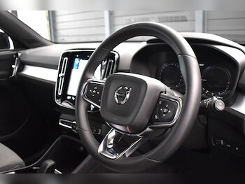 Used Volvo XC40 2023 for sale - 77436422: Photo