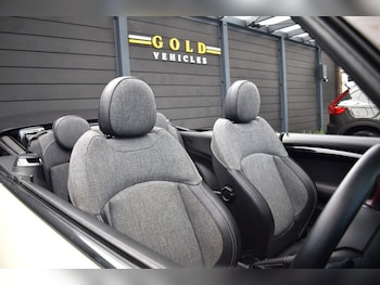 Used MINI Convertible 2017 for sale - 79009517: Photo