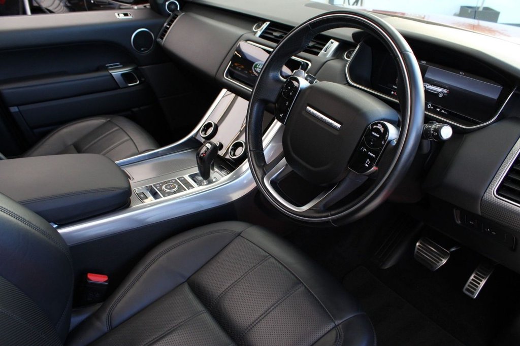 Used Land Rover Range Rover Sport 2018 for sale - 76642234: Photo 2