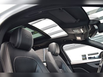 Used Jaguar F-Pace 2017 for sale - 79009153: Photo