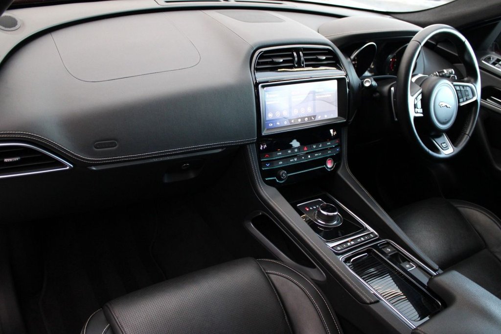 Used Jaguar F-Pace 2018 for sale - 76406398: Photo 16