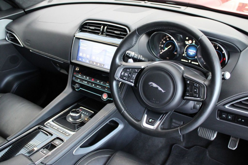 Used Jaguar F-Pace 2018 for sale - 76406398: Photo 2