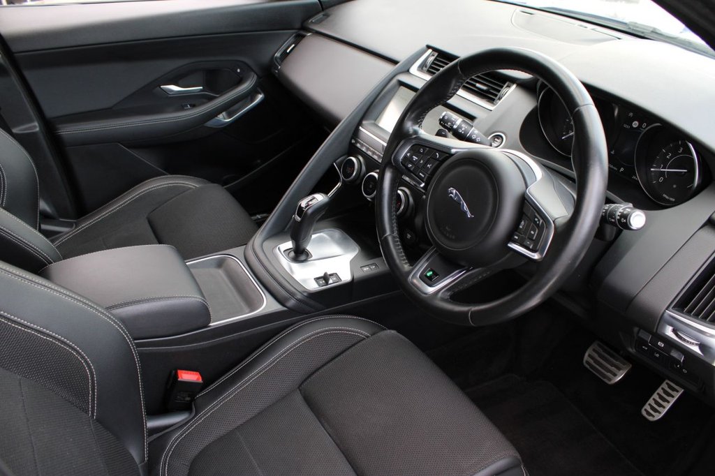 Used Jaguar E-Pace 2018 for sale - 76454225: Photo 2