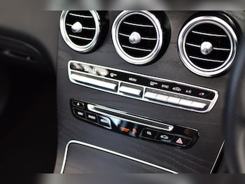 Used Mercedes-Benz GLC 2018 for sale - 78702441: Photo
