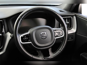 Used Volvo XC60 2021 for sale - 76105927: Photo 4