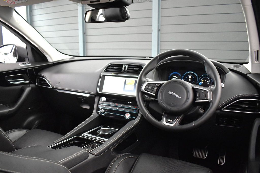 Used Jaguar F-Pace 2018 for sale - 78008769: Photo 2