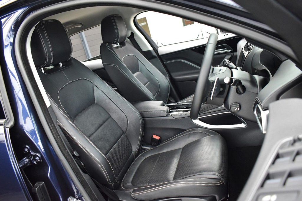 Used Jaguar F-Pace 2018 for sale - 78008769: Photo 28