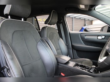 Used Volvo XC40 2019 for sale - 76223360: Photo 2