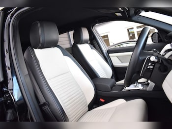 Used Land Rover Discovery Sport 2021 for sale - 77534095: Photo