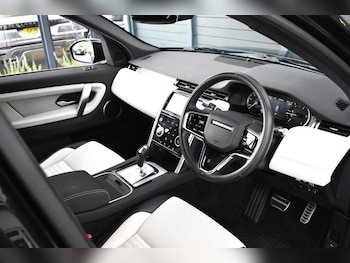 Used Land Rover Discovery Sport 2021 for sale - 77534095: Photo