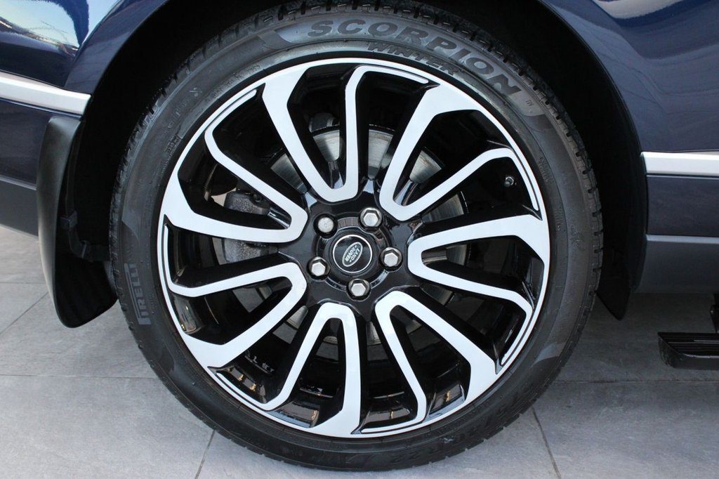 Used Land Rover Range Rover 2015 for sale - 76797603: Photo 31