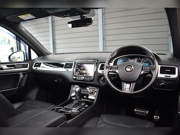 Used Volkswagen Touareg 2016 for sale - 78349638: Photo