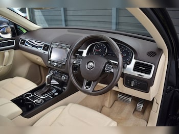 Used Volkswagen Touareg 2016 for sale - 78863190: Photo