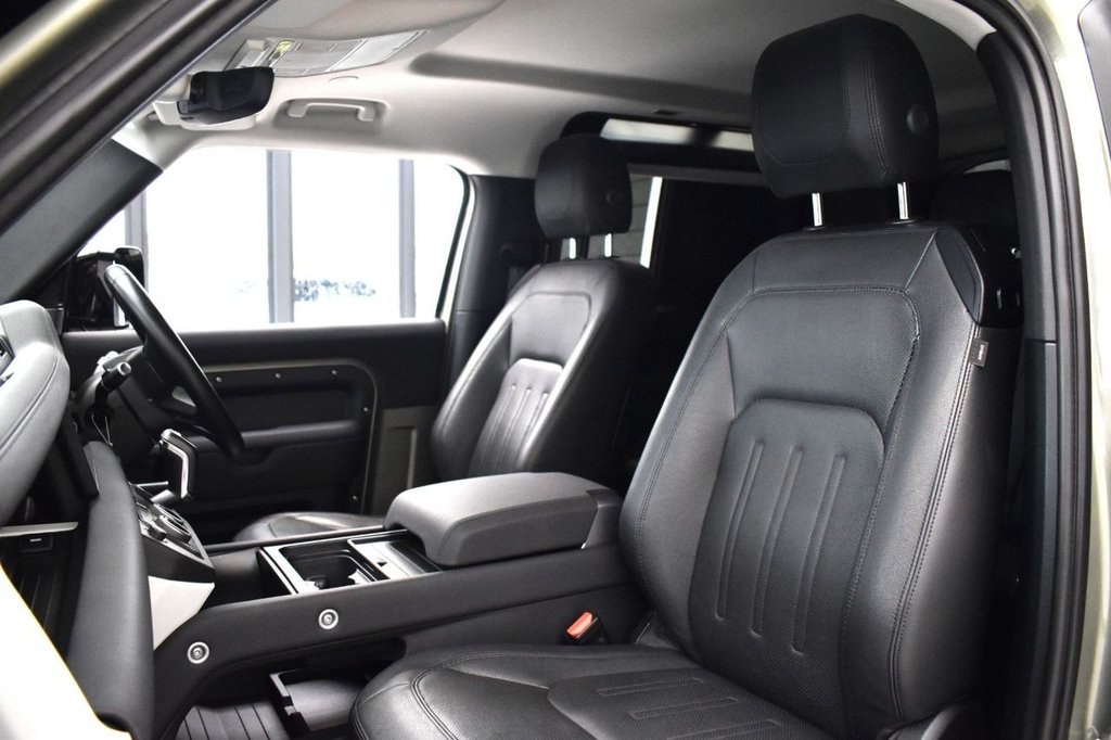 Used Land Rover Defender 2021 for sale - 77436688: Photo 17