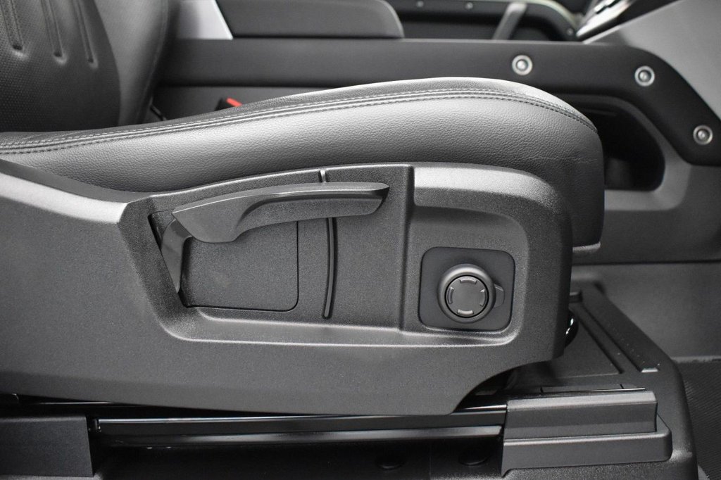 Used Land Rover Defender 2021 for sale - 77436688: Photo 31