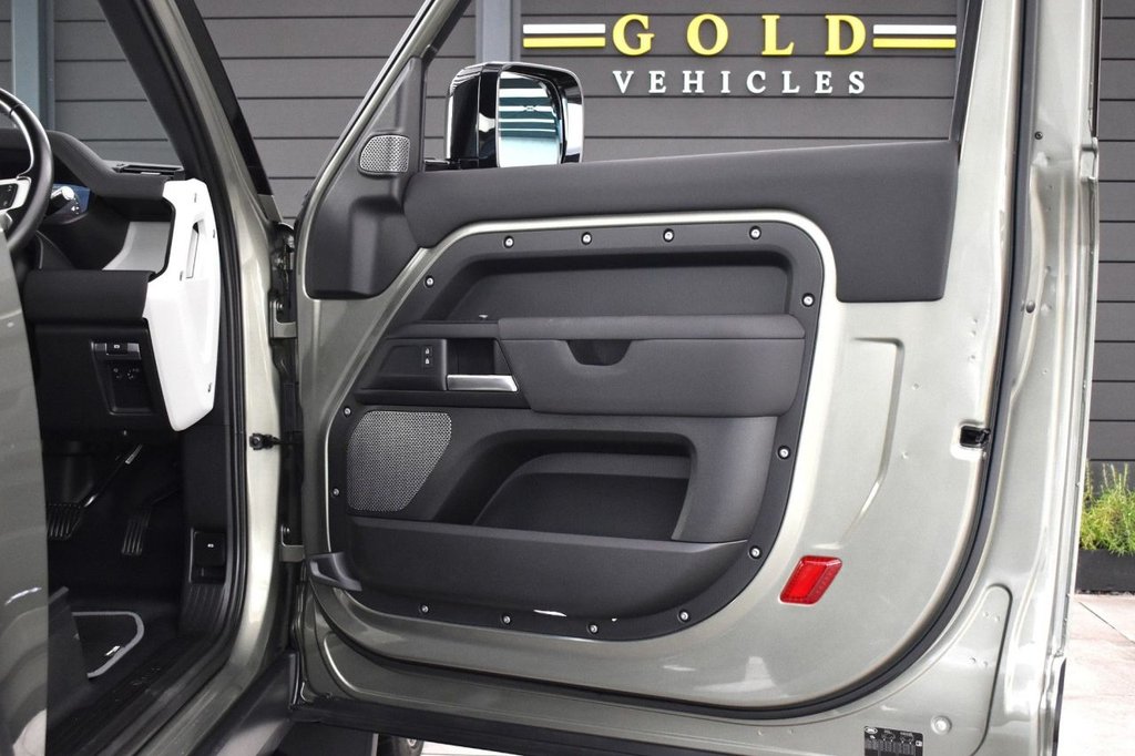 Used Land Rover Defender 2021 for sale - 77436688: Photo 35