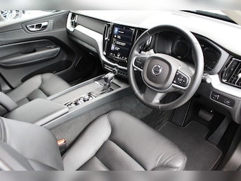 Used Volvo XC60 2018 for sale - 76256670: Photo
