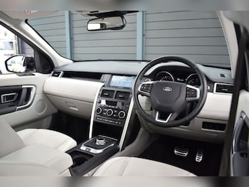 Used Land Rover Discovery Sport 2016 for sale - 78199968: Photo