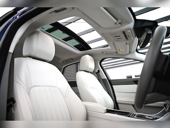 Used Jaguar XF 2018 for sale - 79550562: Photo