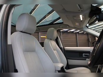 Used Land Rover Discovery Sport 2015 for sale - 77038121: Photo