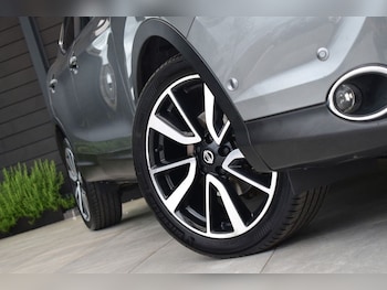 Used Nissan Qashqai 2017 for sale - 79103548: Photo