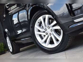 Used Land Rover Discovery 2019 for sale - 78839672: Photo