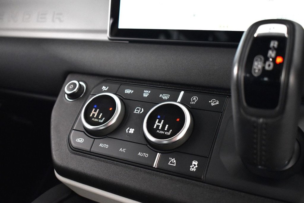 Used Land Rover Defender 2021 for sale - 77642440: Photo 26