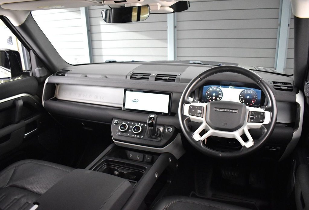 Used Land Rover Defender 2021 for sale - 77642440: Photo 7