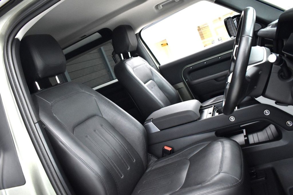 Used Land Rover Defender 2021 for sale - 77642440: Photo 9