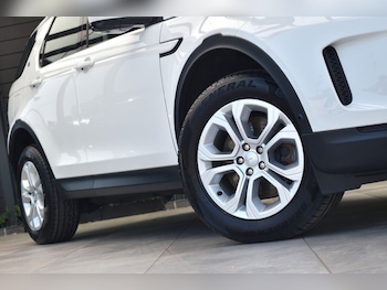 Used Land Rover Discovery Sport 2021 for sale - 78702453: Photo