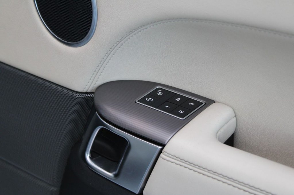 Used Land Rover Range Rover Sport 2016 for sale - 76665841: Photo 28